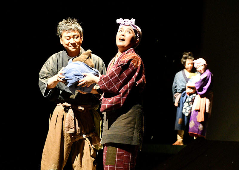 地元の民話熱演　胆沢劇場・「つぶっこ太郎伝」　３年ぶり舞台、観衆魅了