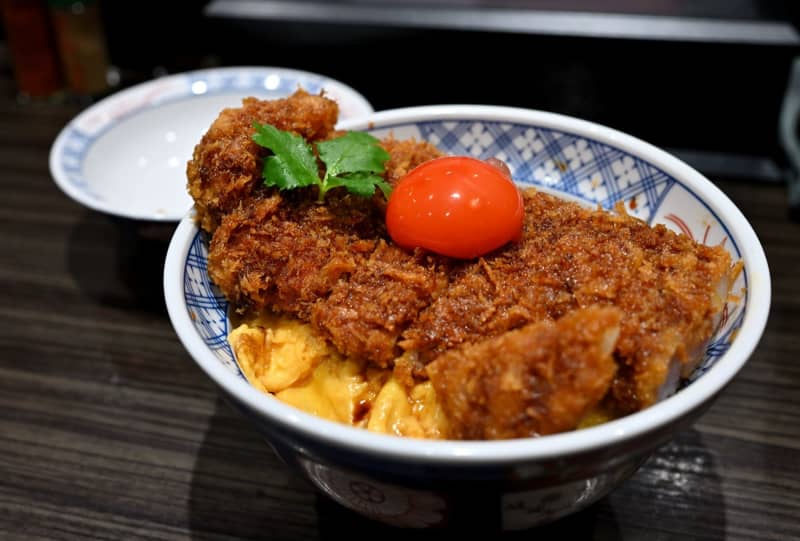 #Tojinai Katsudon in Nihonbashi, Tokyo!Superb rice bowl of fantastic pork "TOKYO X"