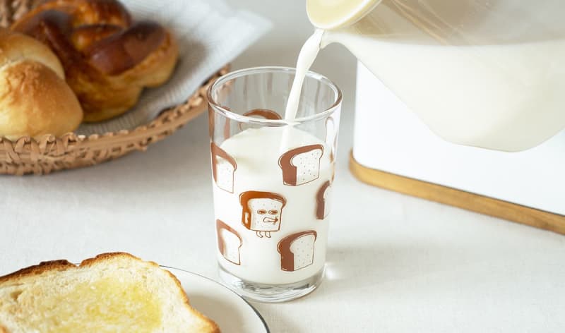 朝食におやつに、パンと一緒に使いたいのは…「パンどろぼう グラス」！