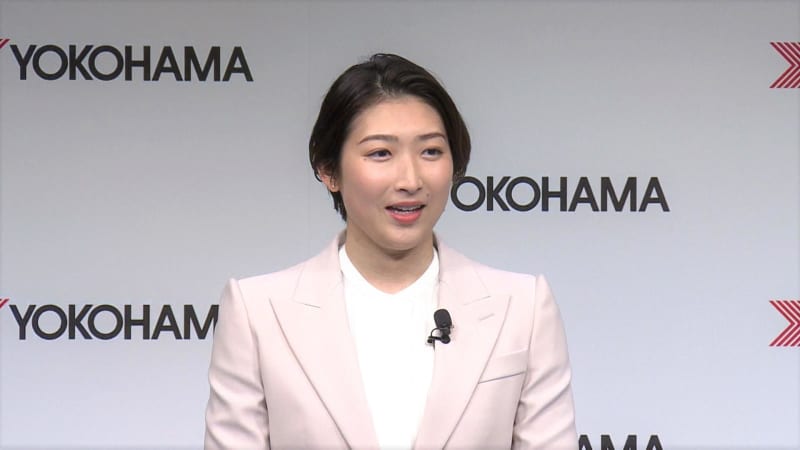 [Swimming] Rikako Ikee announces her affiliation with Yokohama Rubber in a suit, exchanging business cards for the first time