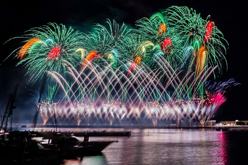 Shizuoka / Ajiro (South Atami) Onsen "Spring Atami Sea Fireworks Festival" will be held this weekend 5/21 (Sun)