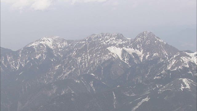 約200m滑落…八ヶ岳連峰赤岳でロッククライミング中に岩はがれる　単独登山の東京都の男性重傷　