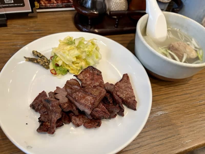 仙台市青葉区一番町の牛タン店で食べ応え満点の牛たんランチ