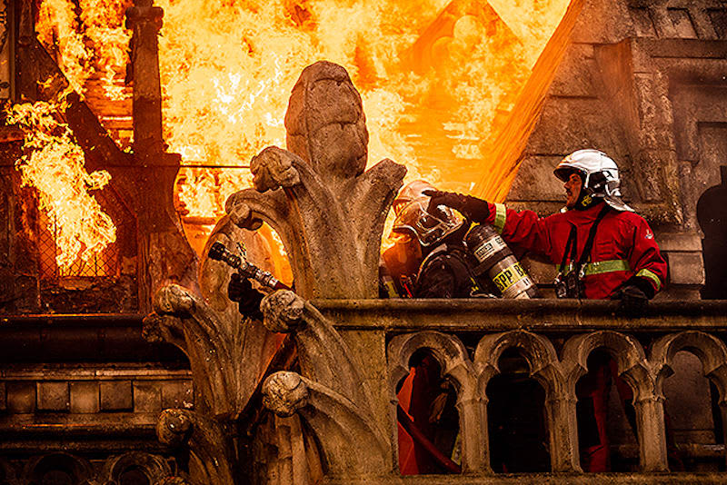 98% reproduction of the World Heritage Great Flame "Miraculous Rescue Play"!Filmed with full-length IMAX camera "Notre Dame Flame Cathedral"