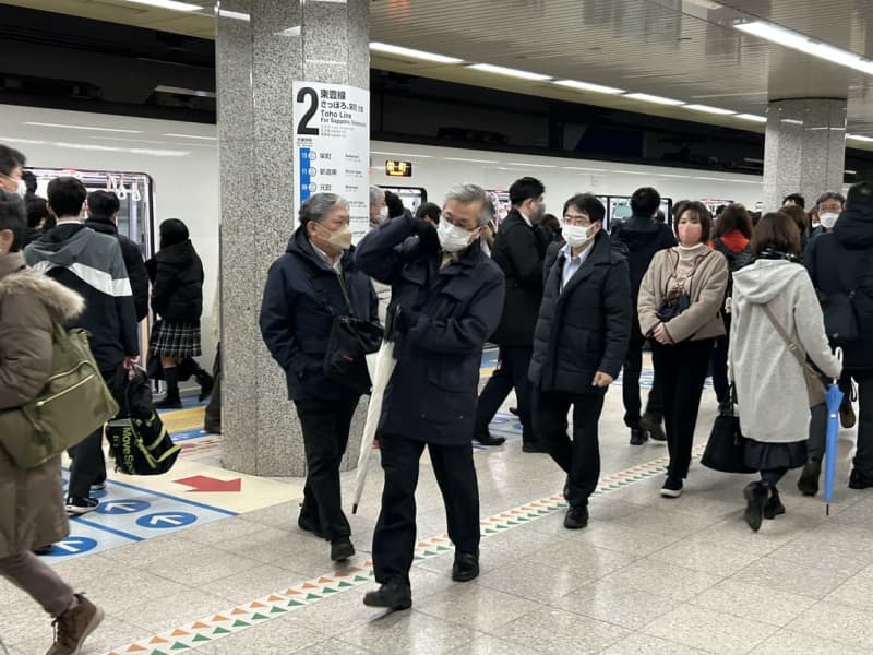 【速報】初日の朝は…札幌の地下鉄ホームは”マスク着用”が多数 きょうからマスク着用は”個人の判…