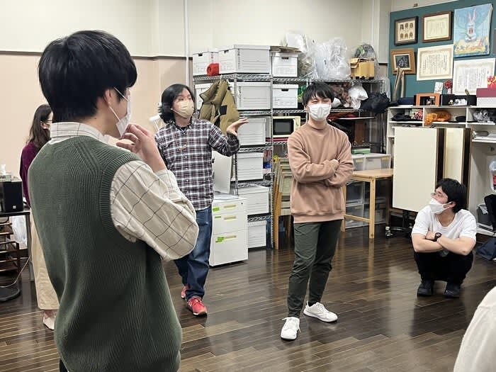 Infiltrate the rehearsal room for the acting course "Stand on the Stage" of the Sapporo theater company "Tsurumaki Gakudan"!Kei Tsurumaki, the director and playwright of the theater company…