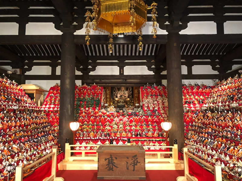 The highlight!Tsubosaka Temple's Ohina Mandala, with about 3500 hina dolls, is full of playfulness! [Takatori Town]