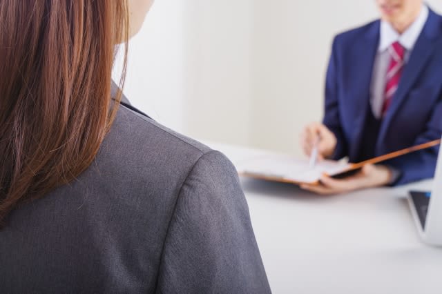 面接を受けたら「店の犬にカバンを噛まれた」　その後、辞退したエピソード