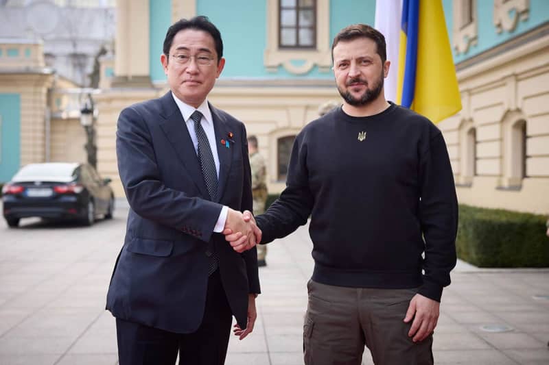岸田首相のウクライナ訪問、野党からの批判三昧にSNSも呆れ声…鳩山元首相「子供じゃあるまいし」…