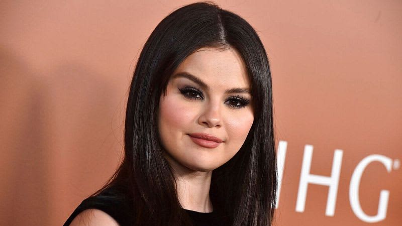 Selena Gomez becomes first woman to reach 400 m…