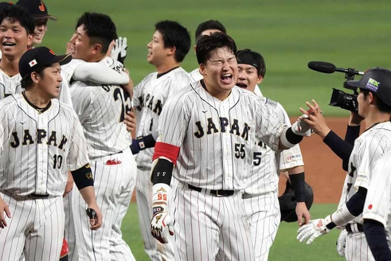 侍J帰国会見「城石コーチのとこ泣いちゃった」　村上宗隆とのエピソードにネット感動