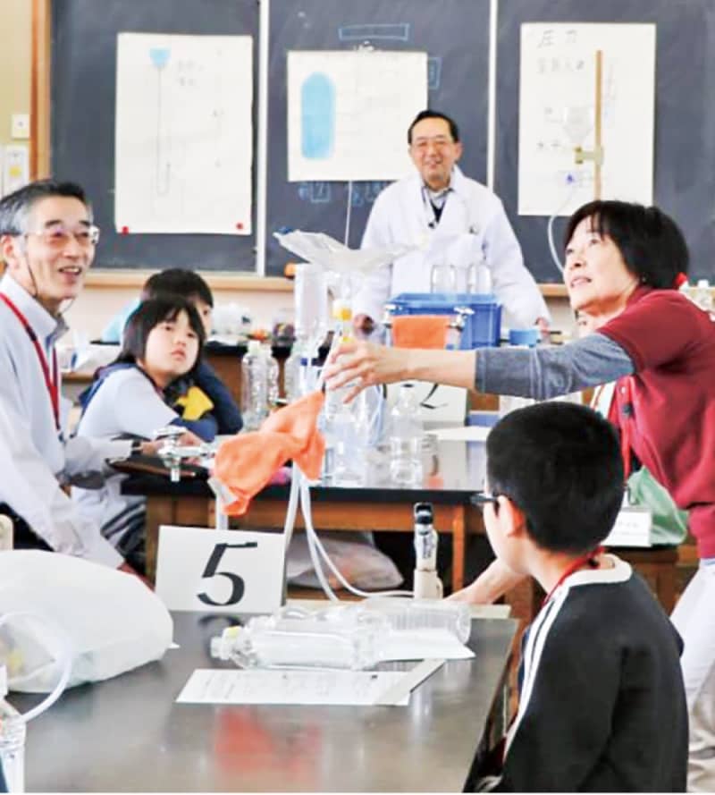 Teaching children the fun of science Recruiting volunteers Fujisawa City