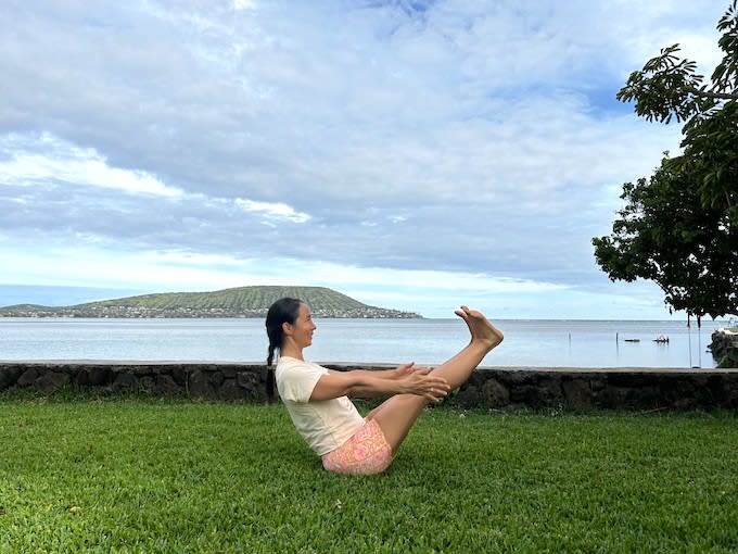 Try once a day!Effective for puffy lower abdomen.Yoga poses that strengthen the lower abdomen and strengthen the core