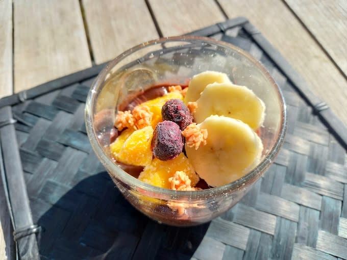 Easy, delicious and healthy in 60 seconds!Happy day with acai bowl breakfast #Omeza talk