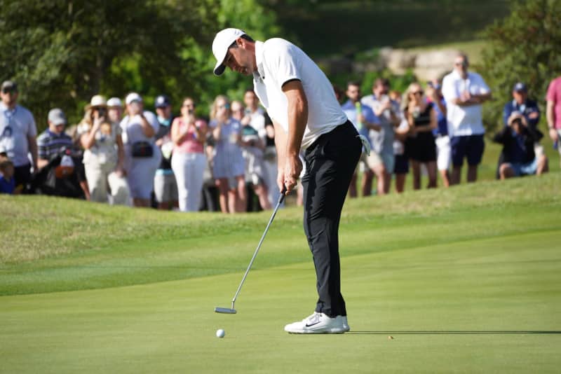 Last year's champion Schaeffler advances to the semi-finals World Match Play Golf