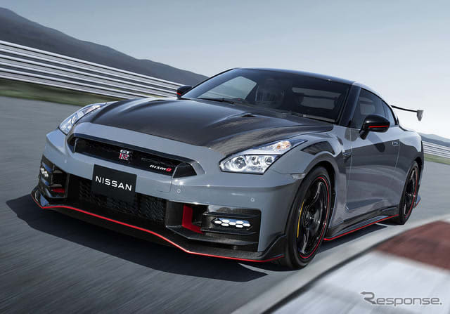Two-choice questionnaire "GT-R 2 model is expensive? Considering the specs, is it cheap?"