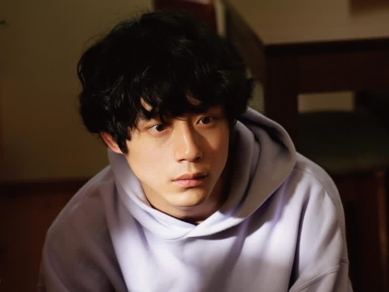 Osamu Iguchi (King Gnu) appearance scene also released for the first time What is the secret of "Miyama", a young man who heals people with his mysterious power? …