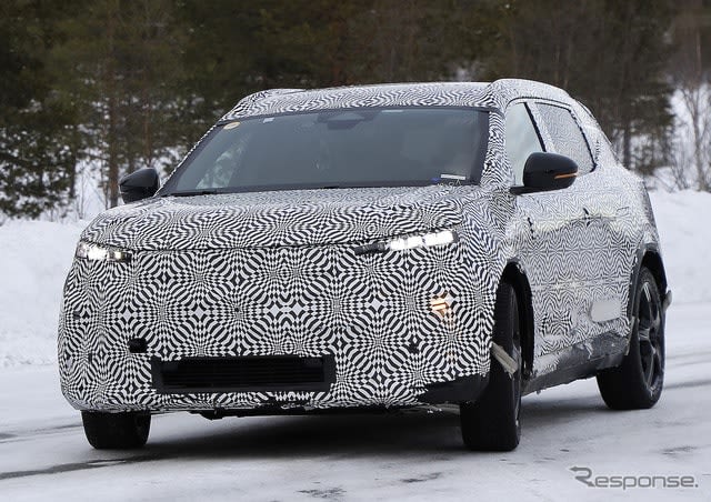 Peugeot 5008 evolved into an electric SUV!A close-up of the "e-5008" that appears in a boxy style