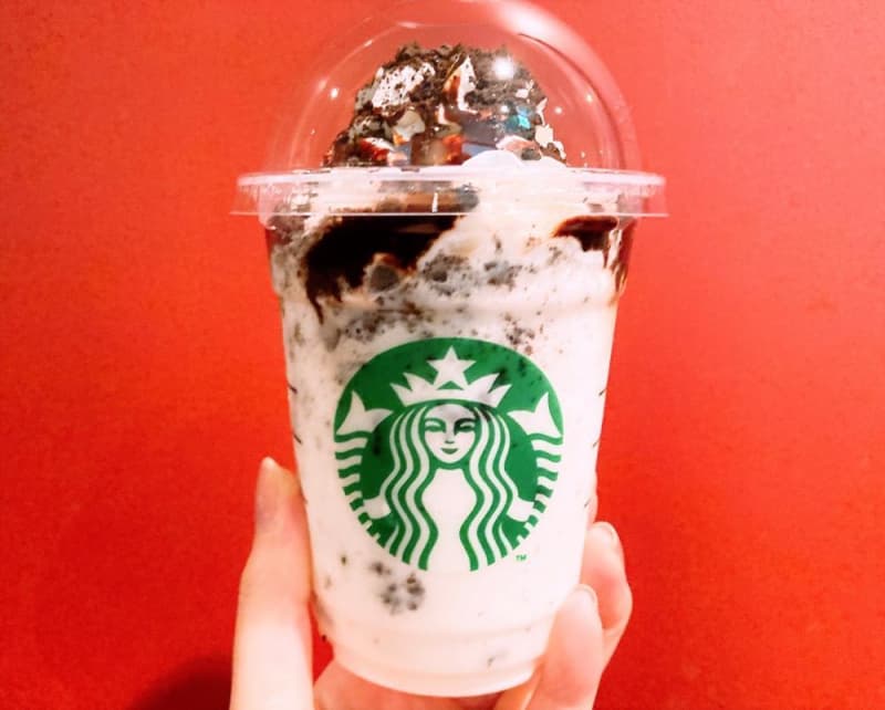【スタバ】スヌーピーフラペ、甘党さんは「無料カスタム」が大正解！贅沢感マシマシになるよ♡