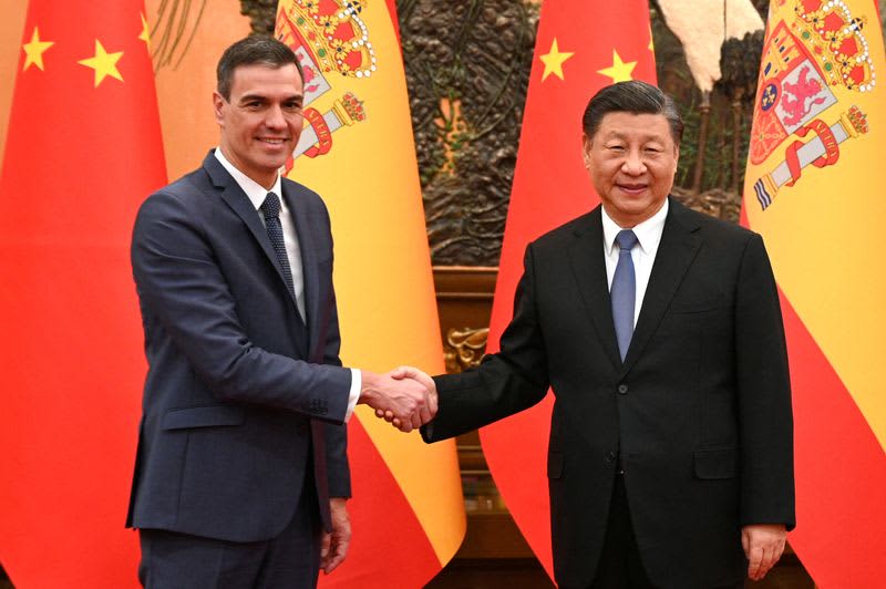 スペイン首相、習氏にゼレンスキー氏との対話促す