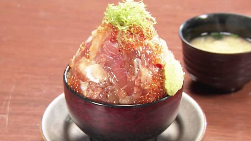 450gの魚介が山盛り！豪快すぎるボリューム「漁師の漬け丼」