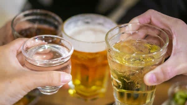 尿酸値が上がりにくいお酒の種類は？ 米学術誌で日本の研究を報告