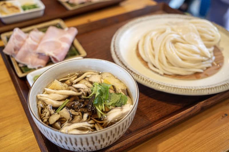 Musashino udon, a local dish you should try in the Tama area!Impressive Noodles "Nikujiru Udon"