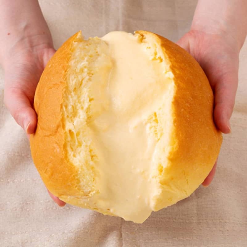 八天堂の人気「くりーむパン」が約4倍サイズに！エイプリルフール企画から実現。