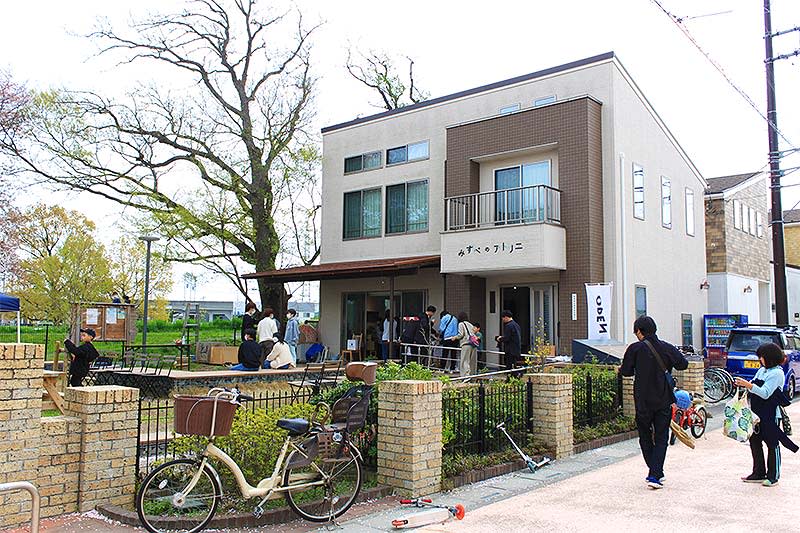 越谷市南荻島出津自治会館「みずべのアトリエ」 国内で最も成功している水辺コミュニティの魅力、ポ…