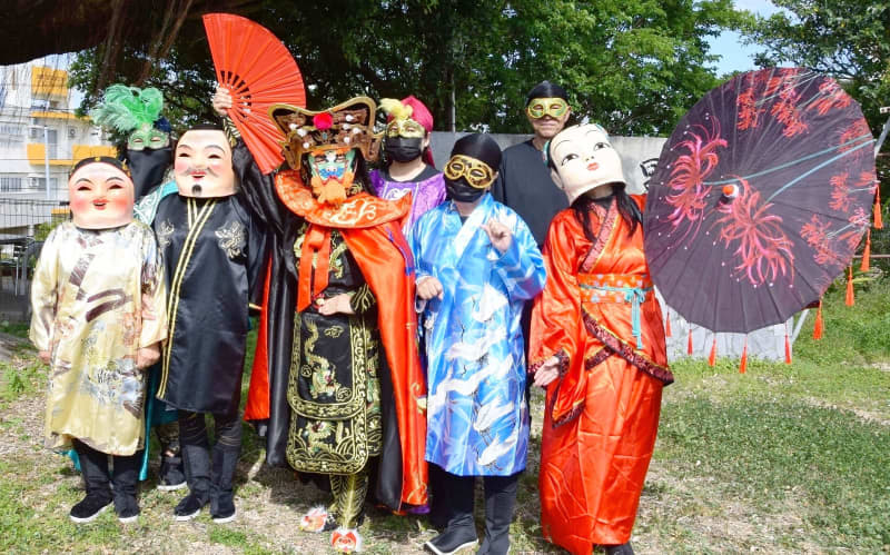 中国の伝統芸能で観客魅了　公演料でランドセル贈る「多くの子を笑顔に」