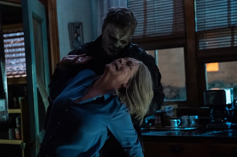 The finale is "crazy" Michael Myers' violent power-up "Halloween THE END"