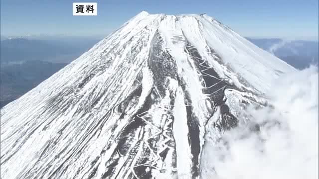 富士山で登山グループ2人滑落…2人目を救助も心肺停止　警察が身元確認進める