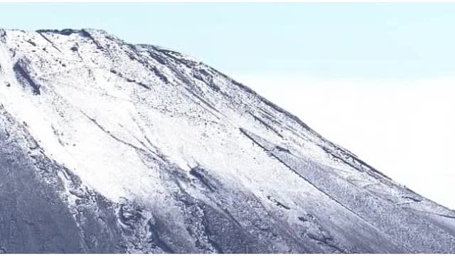 富士山で登山グループ2人滑落…2人目を救助も心肺停止　警察が身元確認進める