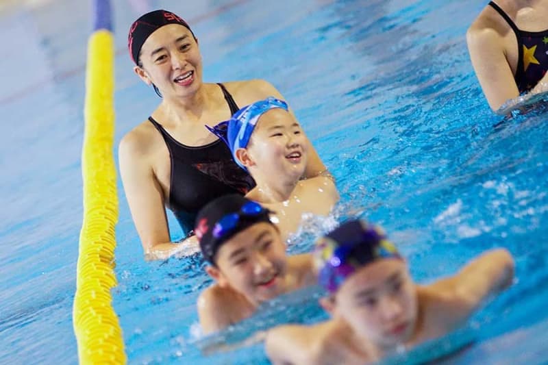 Seven years of teaching children in Ofunato The bonds built by competitive swimmer Kaei Ito and the future that will continue to connect