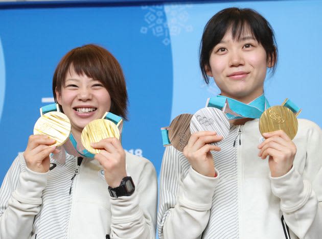 Nana Takagi and Miho Takagi.One year after the gold medal sisters split, they had something in common. "It's too nice...
