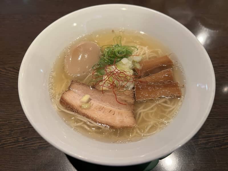 仙台駅東口の人気ラーメン店で個性が光る塩ラーメン
