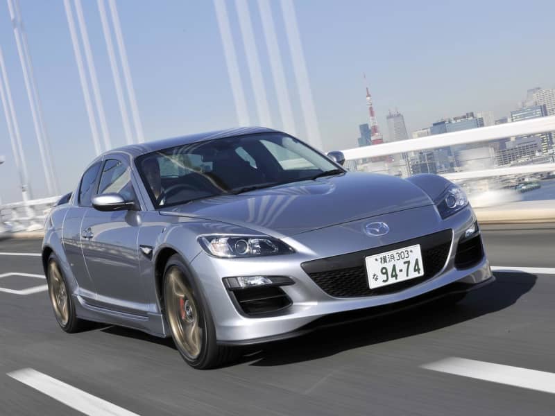 The Mazda RX-8 Spirit R is the culmination of a rotary 4-door sports car.It's the last limited edition car that has the soul...