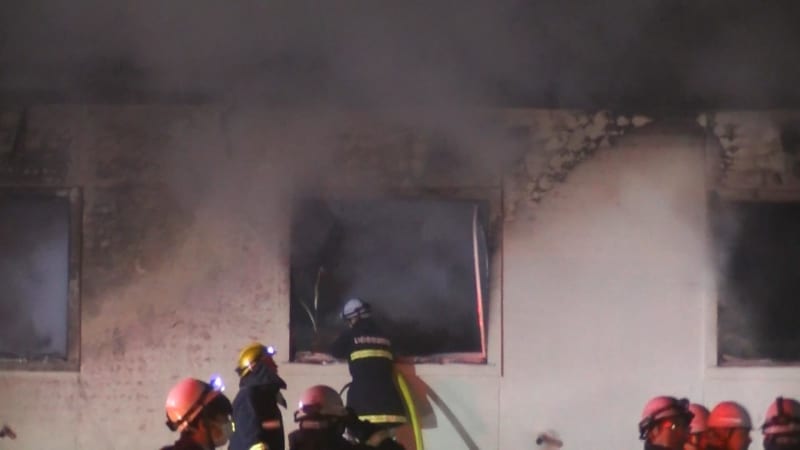 「煙で充満している」旅館半焼　未明の火災、宿泊客の男性1人軽傷　福島