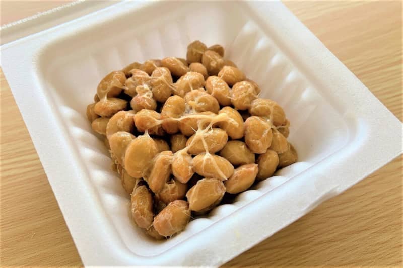 Remi Hirano's "how to eat natto" is innovative... Salad-like dieting Remi's natto is too innovative...