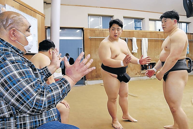 相撲、楽しめば強く　元横綱・武蔵川親方、高岡向陵高で指導　部員「金沢大会V狙う」