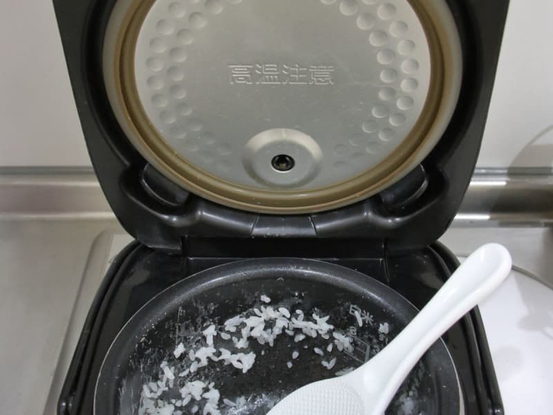 "I didn't know" and "I do it every time" as reasons why the inner lid of the rice cooker should be cleaned