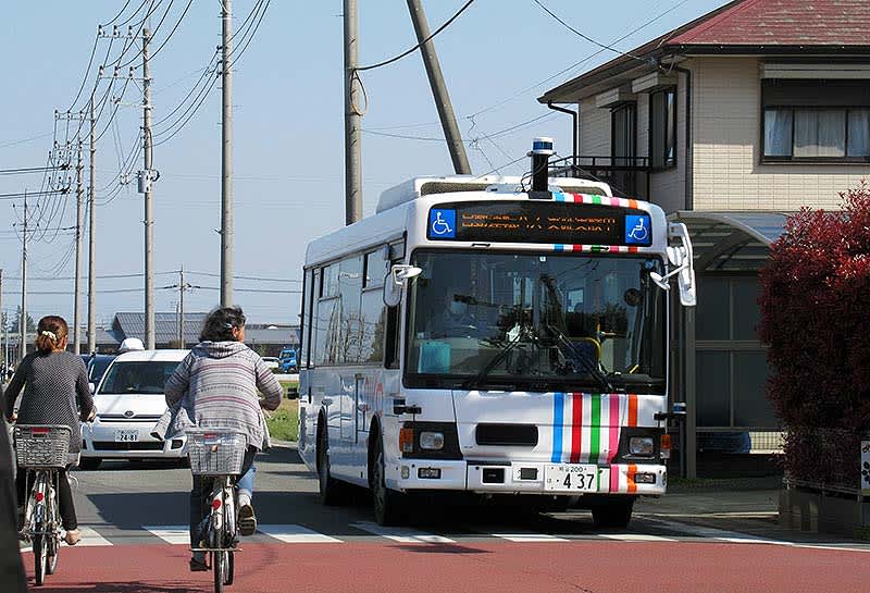 高崎線 岡部駅と埼玉工業大学を結ぶ自動運転スクールバスが初の入学式送迎、既存バス車両を自動化す…