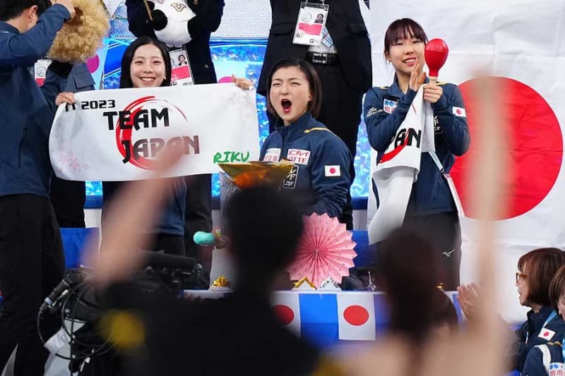 Kaori Sakamoto's expression reflected on the other side People who support more than anyone else will be supported more than anyone else