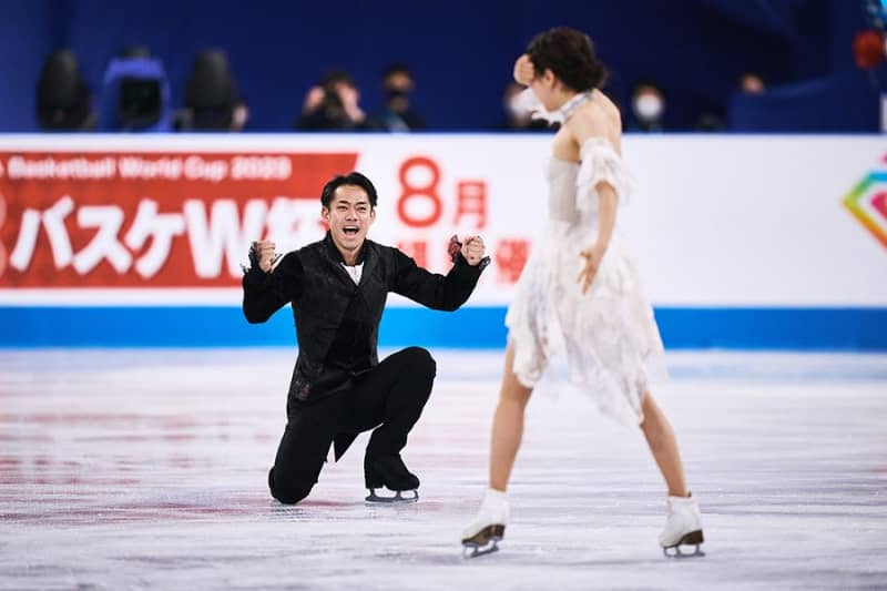 Kana Muramoto's blessing that made Daisuke Takahashi's eyes moist The meaning of a performance that imitates 16 years ago and cannot be put into words