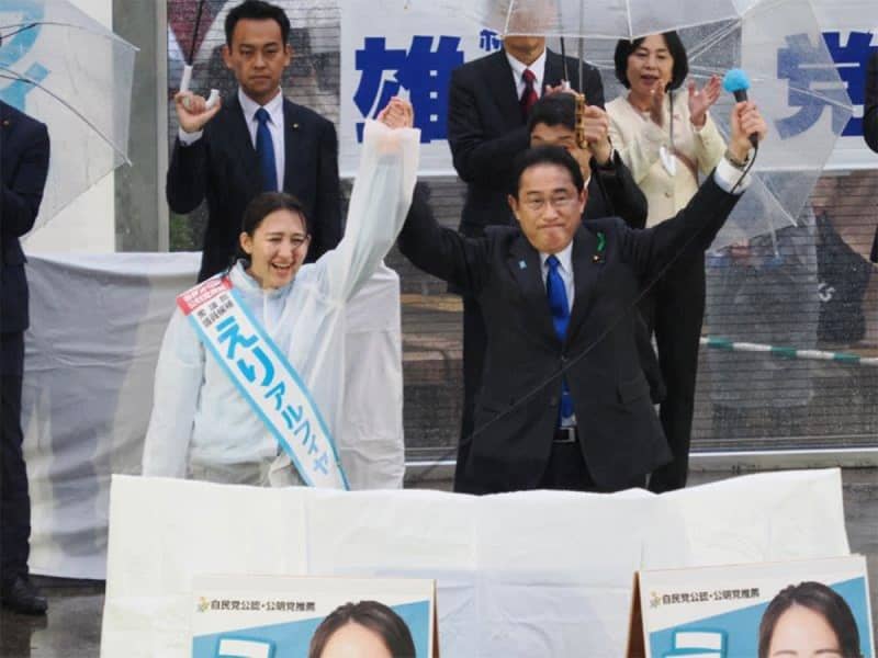 岸田首相、襲撃された和歌山から千葉にトンボ帰り…超厳戒の応援演説で「文雄さ～ん」の声響く