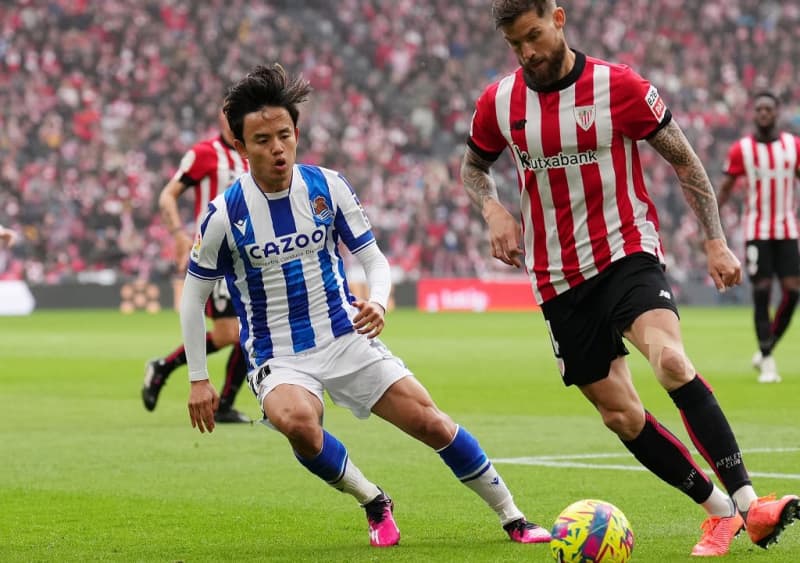A frenzied Basque derby! Takefusa Kubo's right-footed chance is blocked by GK Unai Simon.Sociedad win streak