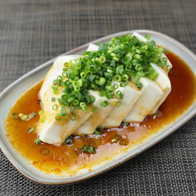 【豆腐が激ウマ】超簡単でハマること間違いなし。豆腐を使った人気レシピ3選