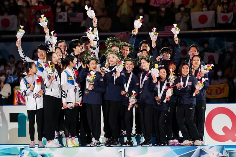 Koreans are also impressed by the sportsmanship of figure skating Japan and South Korea Respectful hugs "too smile"