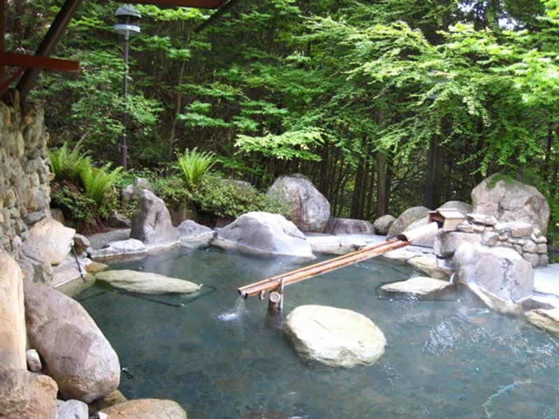 長野「有明荘」4月21日から営業開始！燕岳登山口・1380mの温泉宿。天然温泉の大露天風呂を堪能