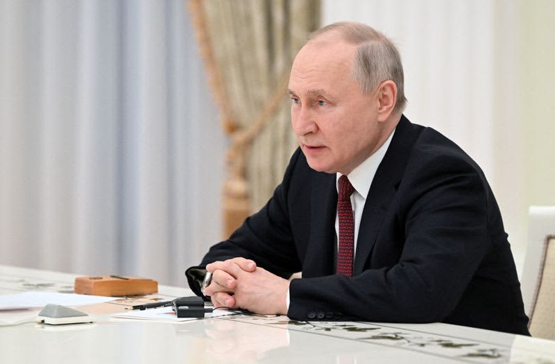 プーチン大統領、ヘルソン・ルガンスク両州の軍司令部訪問